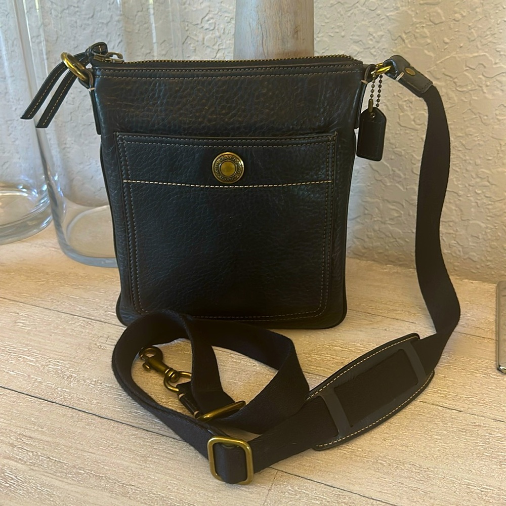 COACH Messenger CrossBody Bag Swing Pack Black Pebbled Leather